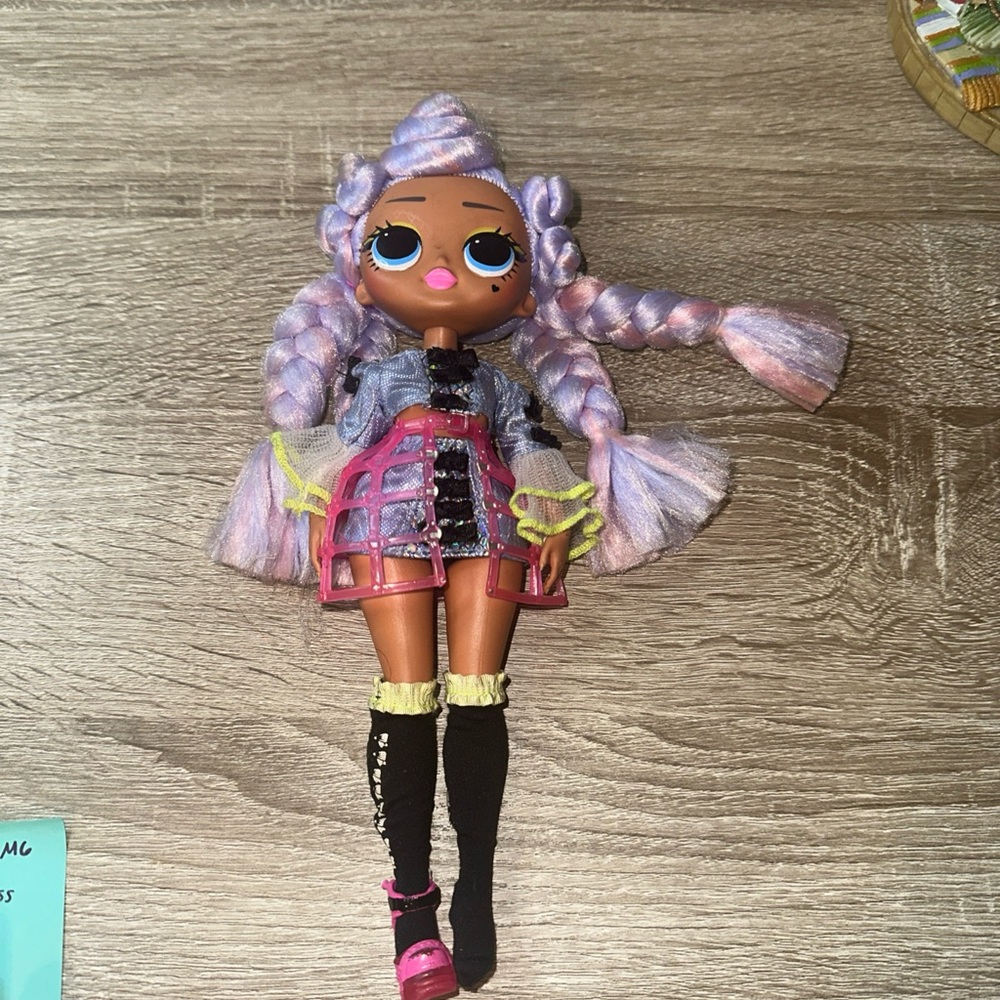 MGA LOL Surprise! OMG Dance Dance Dance Miss Royale Doll w/ Outfit 1 shoe